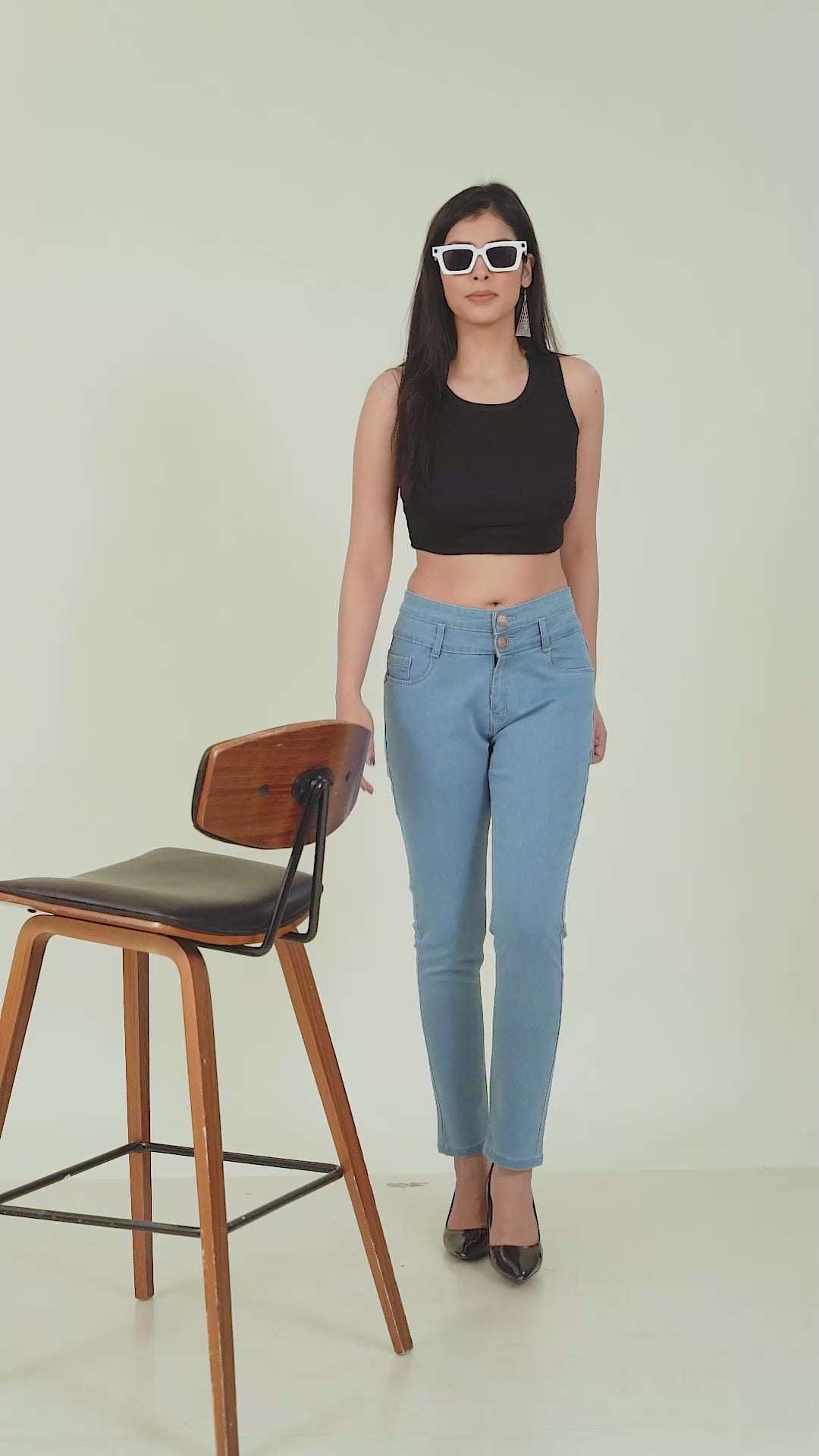 Hi-Waist Double Button Ankle Length Denim Jeans